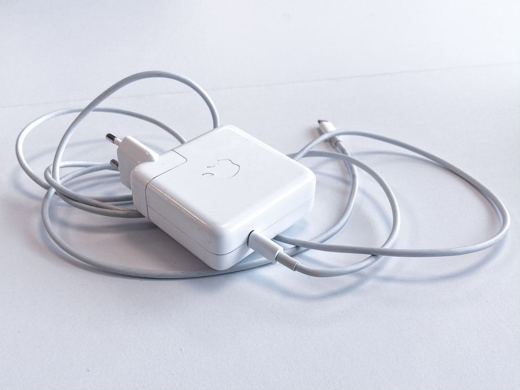 Apple MacBook 81W USB-C Power Adapter