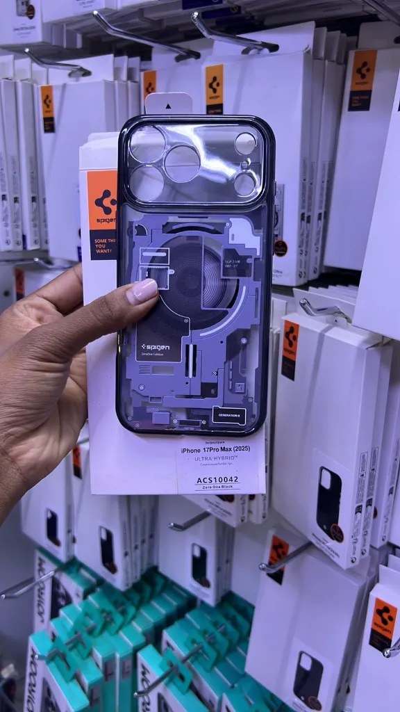 Apple iPhone 18 Pro Max Spigen Ultra Hybrid Case