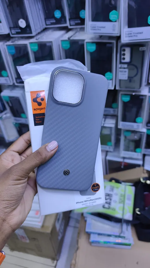 Apple iPhone 16 Pro Max Spigen ENZO ATAMID Magfit Case