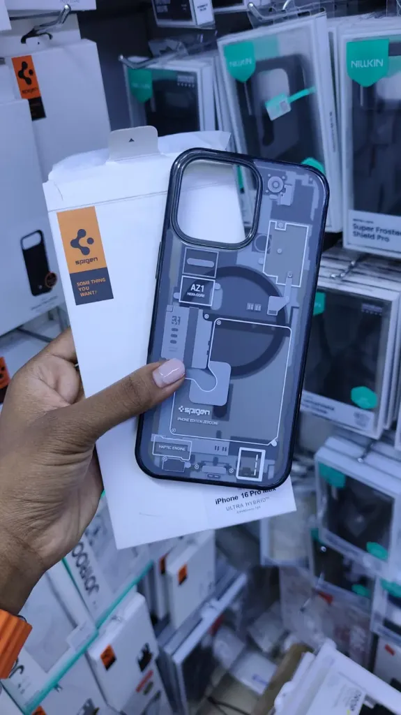 Apple iPhone 15 Spigen Ultra Hybrid Case