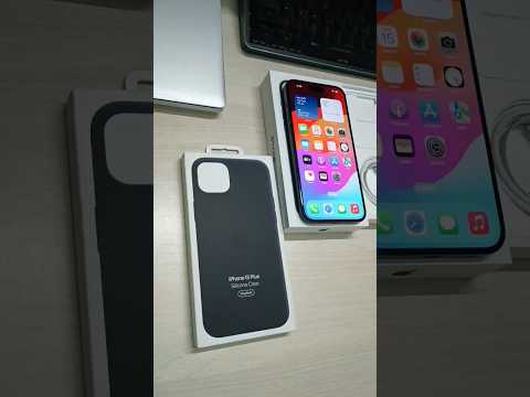 Apple iPhone 15 Plus Silicone Case with MagSafe