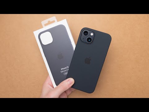 Apple iPhone 13 Silicone Case with MagSafe